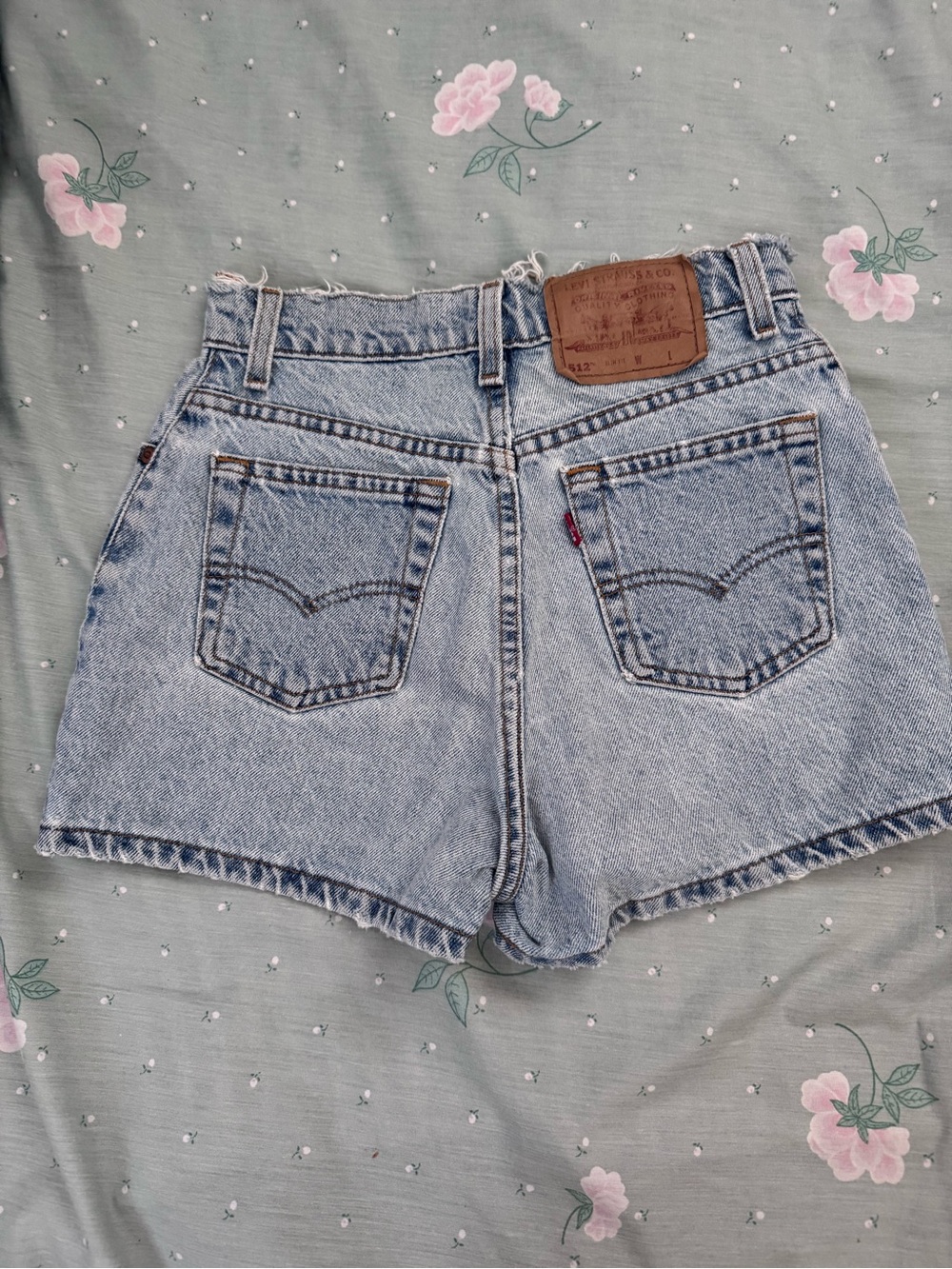 Vintage Levi's Women's A-line Light Blue Denim Shorts